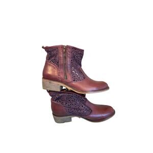 Cool Way eyelet cutout burgundy red leather ankle booties boots sz 39